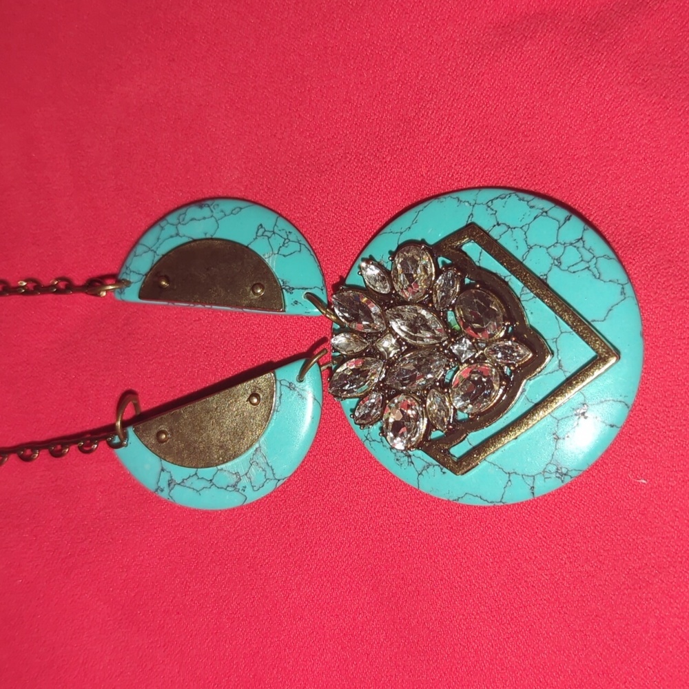 CHARMING CHARLIE Statement Necklace NWT